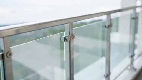 Szkło na balustrady cena